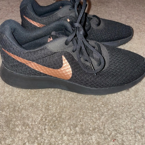 Size 7 Nike & Size 8 Vans - Picture 2 of 7